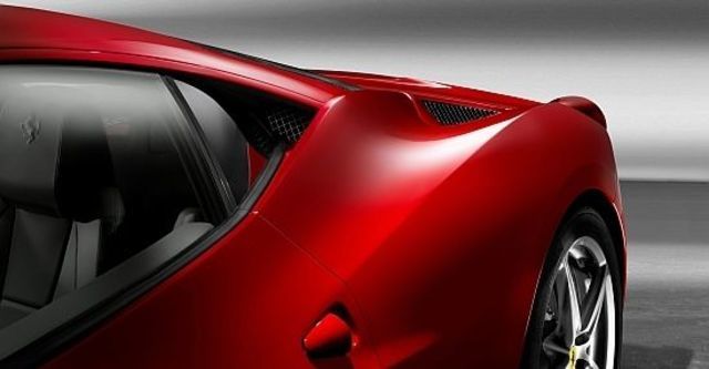 2012 Ferrari 458 Italia Coupe  第9張相片