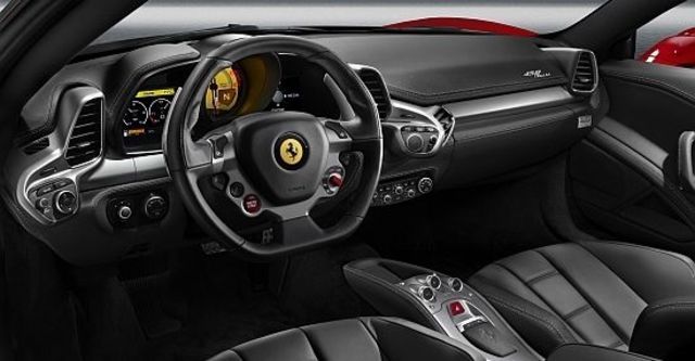 2012 Ferrari 458 Italia Coupe  第10張相片