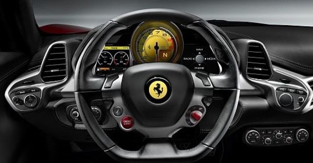 2012 Ferrari 458 Italia Coupe  第11張相片