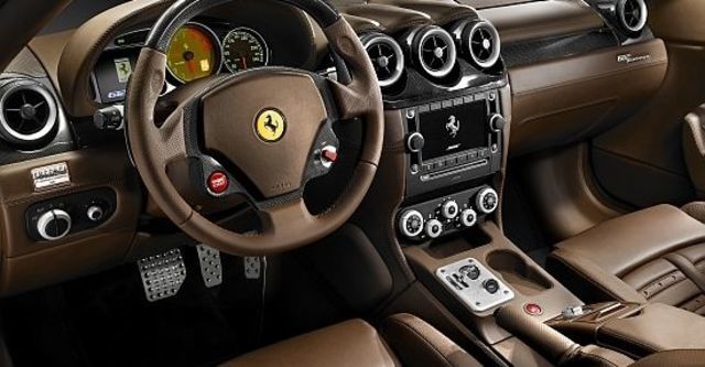 2011 Ferrari 612 Scaglietti  第9張相片