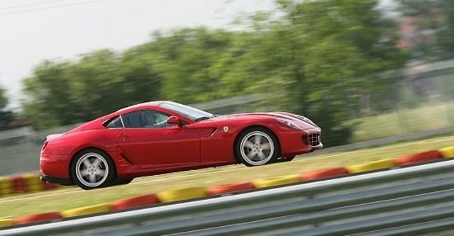 2010 Ferrari 599  GTB Fiorano HGTE  第6張相片