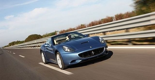 2010 Ferrari California 4.3  第6張相片