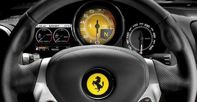 2010 Ferrari California 4.3  第9張相片