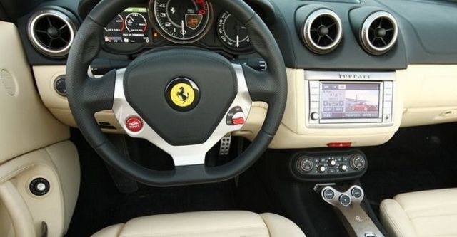 2009 Ferrari California 4.3  第6張相片