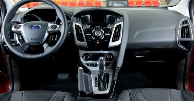 2015 Ford Focus 5D 2.0汽油運動型  第9張相片