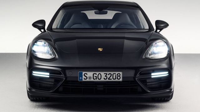 2020 Porsche Panamera V6  第3張相片