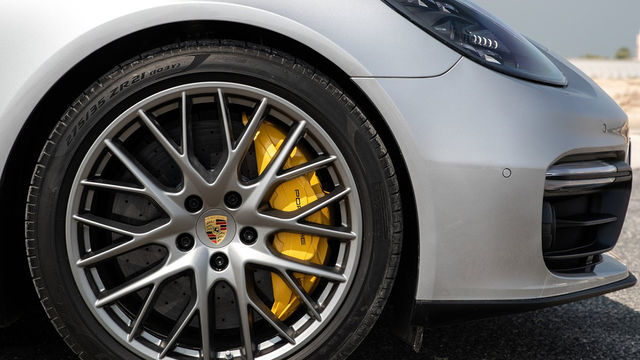 2020 Porsche Panamera GTS  第5張相片