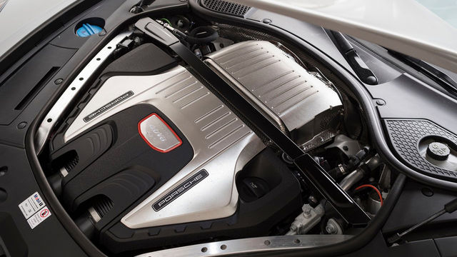 2020 Porsche Panamera GTS  第10張相片