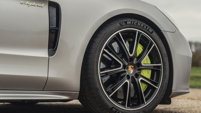 2020 Porsche Panamera Turbo S  E-Hybrid  第5張相片