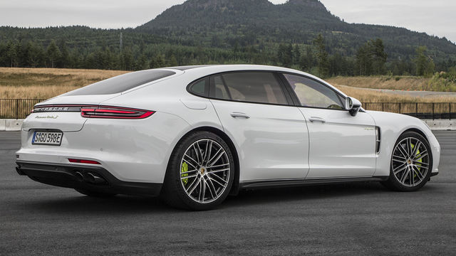 2020 Porsche Panamera Turbo S  E-Hybrid Executive  第2張相片