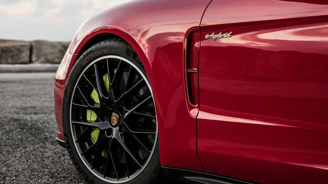 2020 Porsche Panamera Sport Turismo Turbo S  E-Hybrid  第2張相片