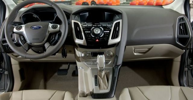 2014 Ford Focus 4D 1.6汽油豪華型  第9張相片