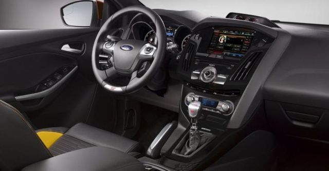 2014 Ford Focus 5D ST  第9張相片