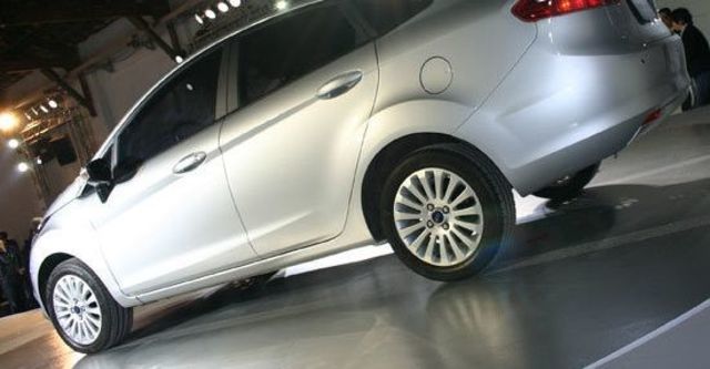 2013 Ford Fiesta 4D 1.6 Powershift時尚版  第4張相片