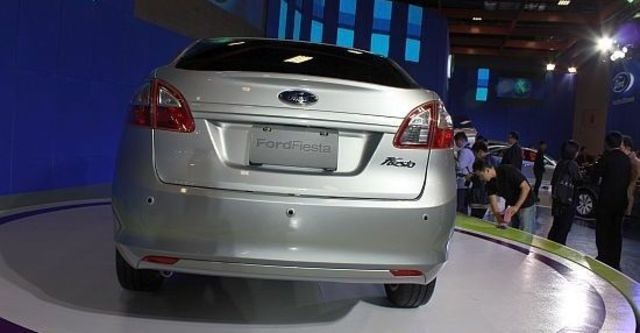 2013 Ford Fiesta 4D 1.6 Powershift時尚版  第11張相片