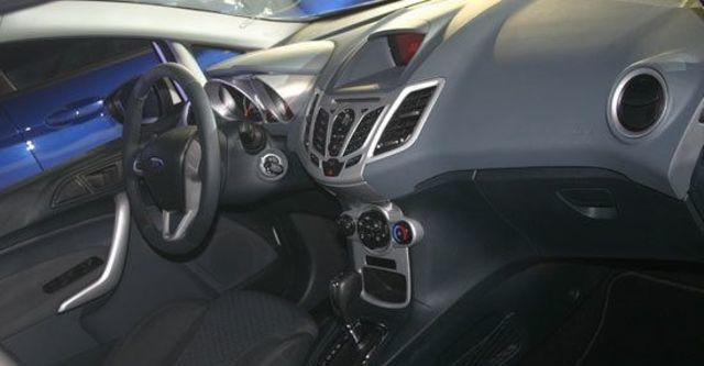 2013 Ford Fiesta 5D 1.6 Powershift運動版  第8張相片