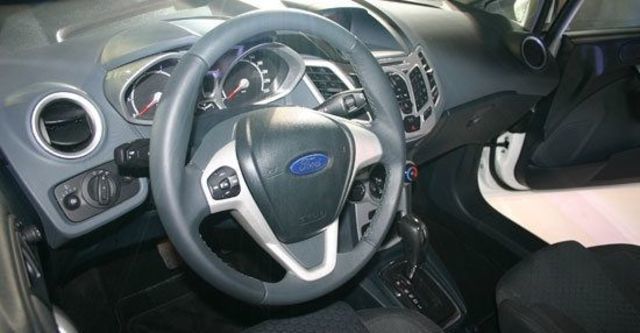 2013 Ford Fiesta 5D 1.6 Powershift運動版  第9張相片