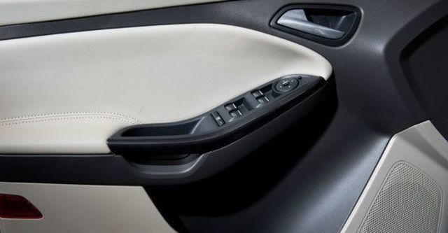 2013 Ford Focus 4D 1.6汽油舒適型  第9張相片