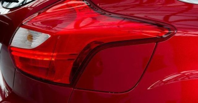 2013 Ford Focus 5D 1.6汽油時尚型  第11張相片