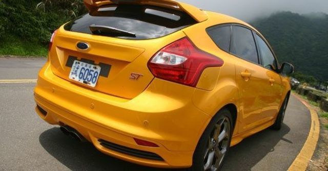 2013 Ford Focus 5D ST  第3張相片
