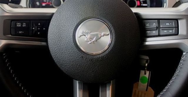 2013 Ford Mustang 3.7 V6  第7張相片
