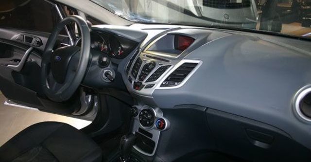 2012 Ford Fiesta 4D 1.6 Powershift時尚版  第8張相片