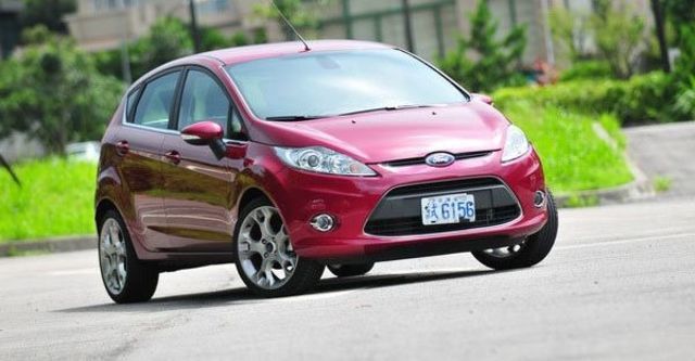 2012 Ford Fiesta 5D 1.6 Titanium運動版  第2張相片