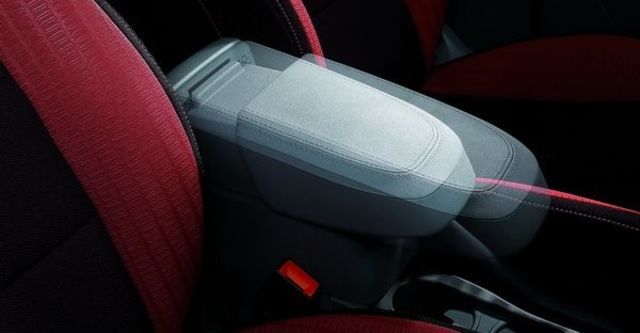 2012 Ford Focus 4D Ghia 1.8豪華款  第5張相片