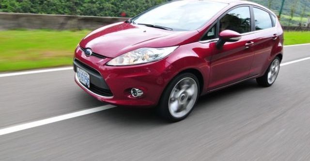 2010 Ford Fiesta 1.6運動版  第7張相片