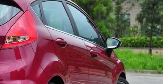 2010 Ford Fiesta 1.6運動版  第9張相片