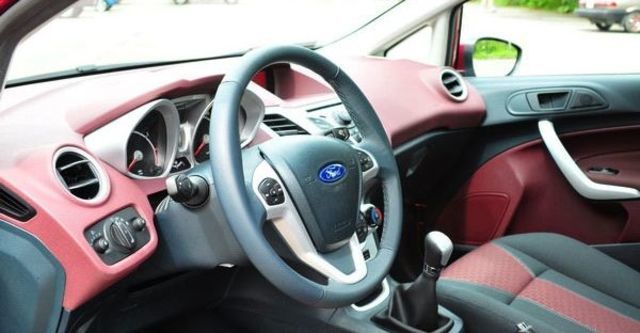 2010 Ford Fiesta 1.6運動版  第15張相片