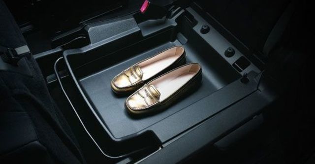 2010 Ford i-Max Ghia Ltd六人座  第6張相片