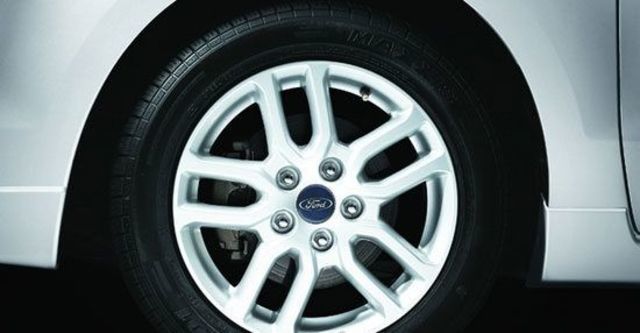 2010 Ford i-Max Ghia七人座  第10張相片