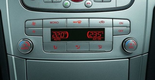 2010 Ford Mondeo 2.0柴油經典型  第11張相片
