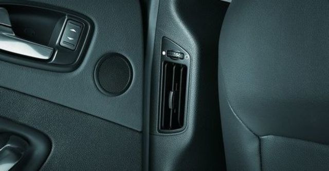 2010 Ford Mondeo 2.0柴油豪華型  第13張相片