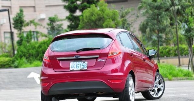 2009 Ford Fiesta Titanium 1.6  第15張相片