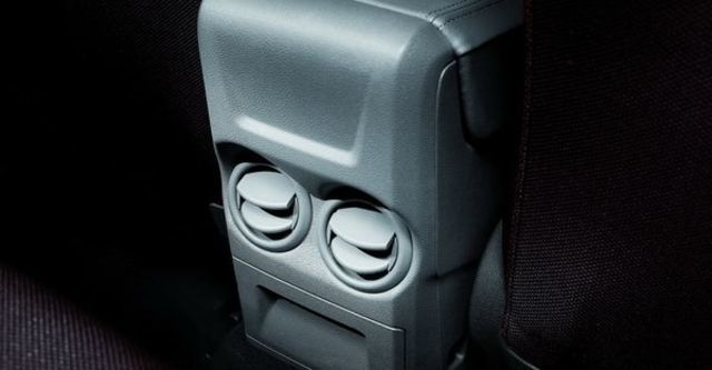 2009 Ford Focus Powershift Ghia 1.8汽油四門豪華型  第7張相片