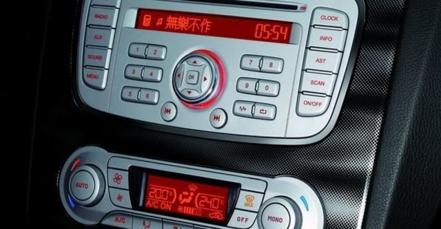 2009 Ford Focus Powershift Ghia 1.8汽油四門豪華型  第8張相片
