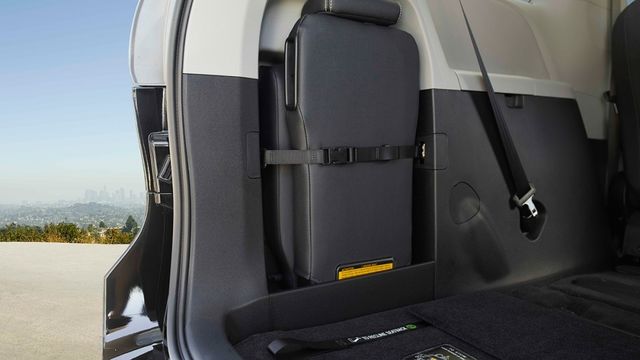 2020 Toyota Sienna 3.5 LE  第8張相片