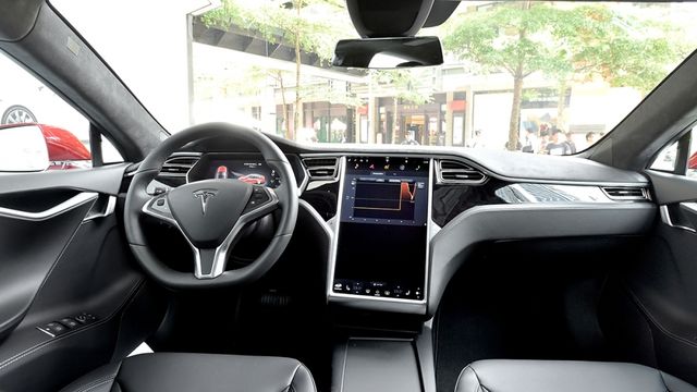 2020 Tesla Model S Performance  第8張相片