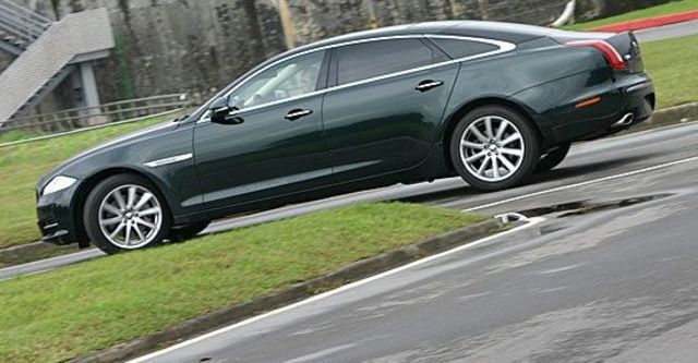 2012 Jaguar XJ 3.0 SuperV6 L  第4張相片