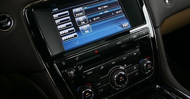 2012 Jaguar XJ 3.0 SuperV6 L  第7張相片
