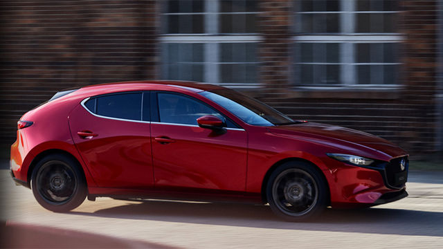 2020 Mazda 3 5D 2.0頂級型  第2張相片