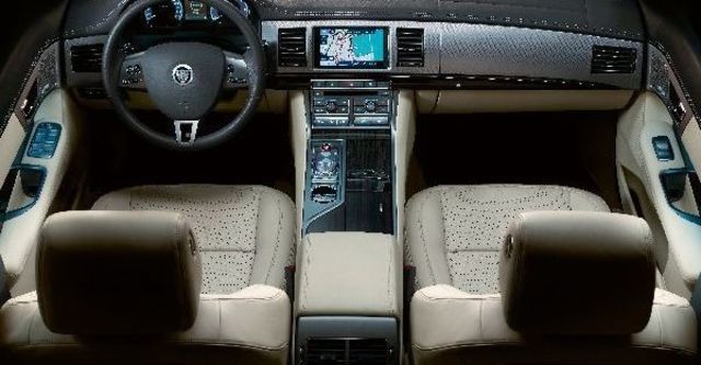 2010 Jaguar XF 3.0 TDV6 Premium  第4張相片