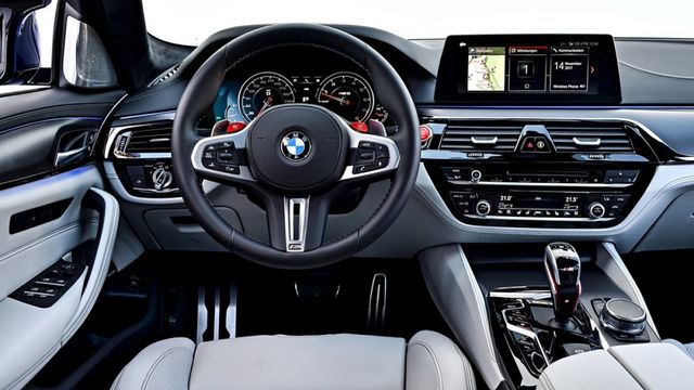 2020 BMW 5-Series Sedan M5  第6張相片