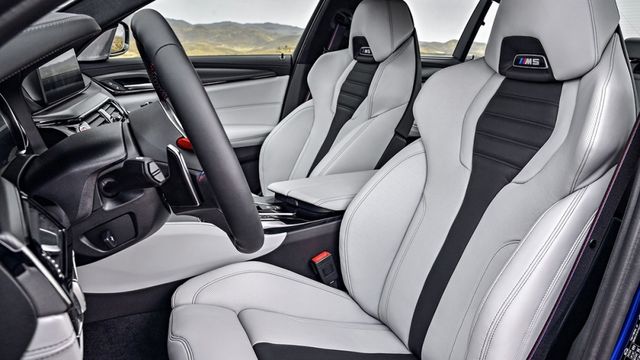 2020 BMW 5-Series Sedan M5  第8張相片
