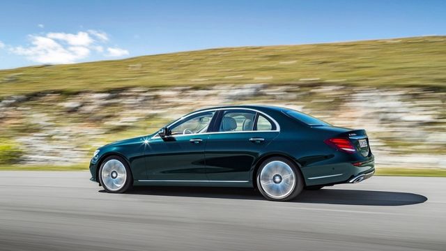 2020 M-Benz E-Class Sedan E300 Exclusive  第2張相片