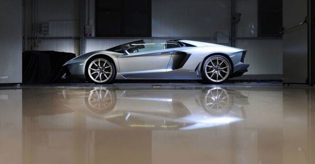 2015 Lamborghini Aventador Roadster LP 700-4  第2張相片