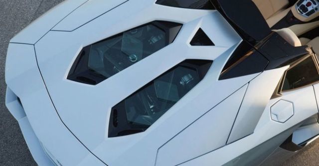 2015 Lamborghini Aventador Roadster LP 700-4  第6張相片