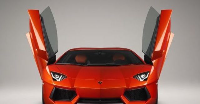 2013 Lamborghini Aventador LP 700-4  第8張相片